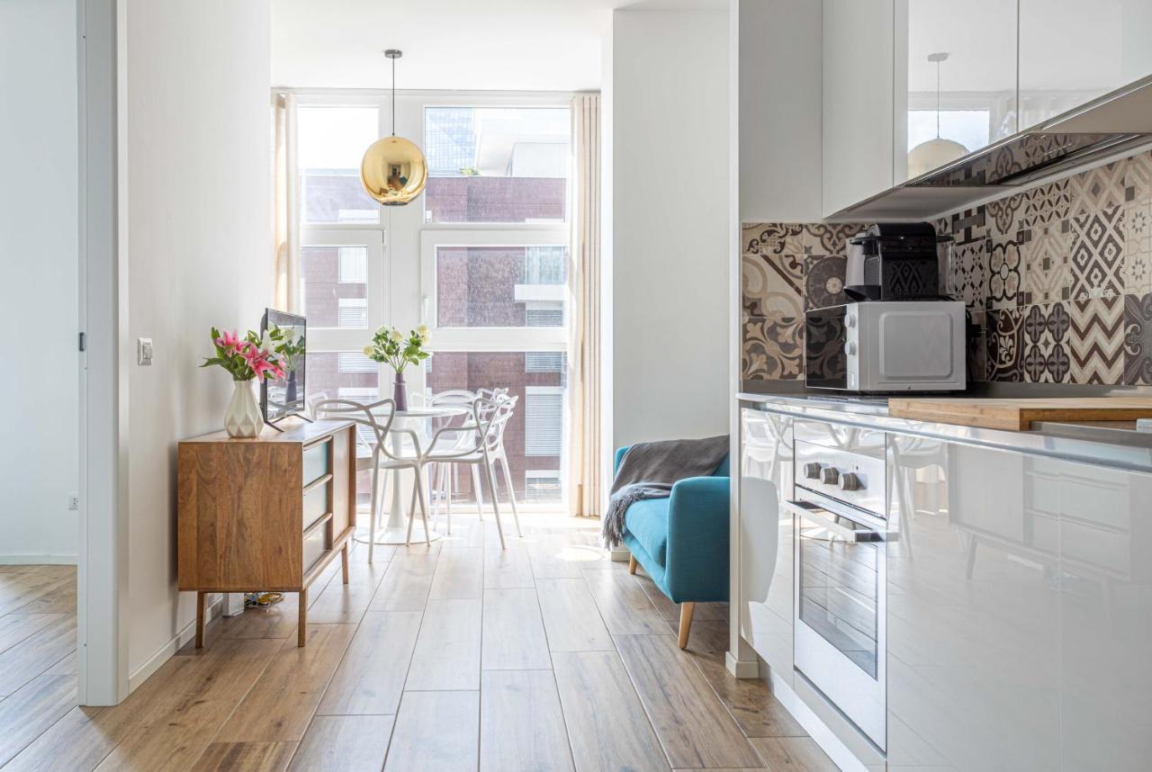 מילאנו Sunlit 1 Bedroom Apt Via Pirelli מראה חיצוני תמונה