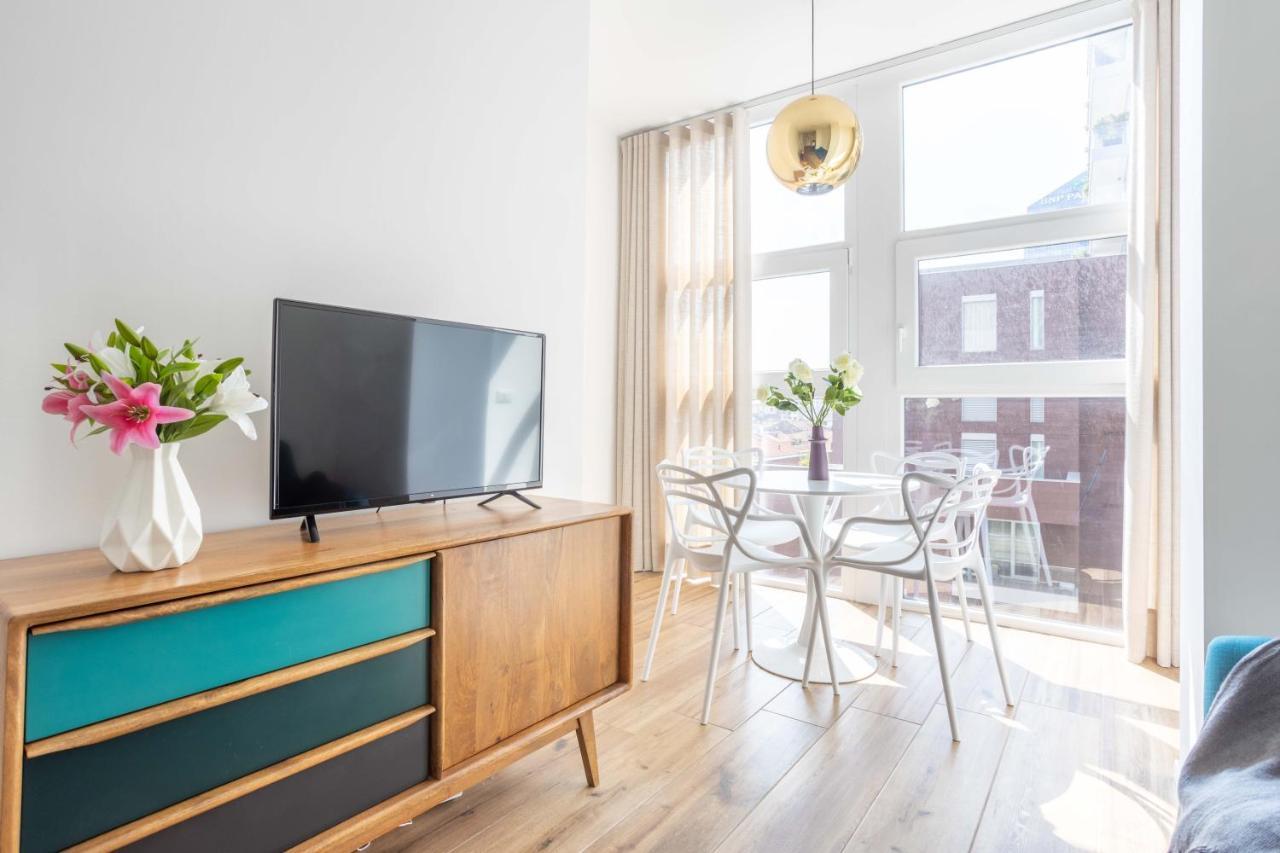 מילאנו Sunlit 1 Bedroom Apt Via Pirelli מראה חיצוני תמונה